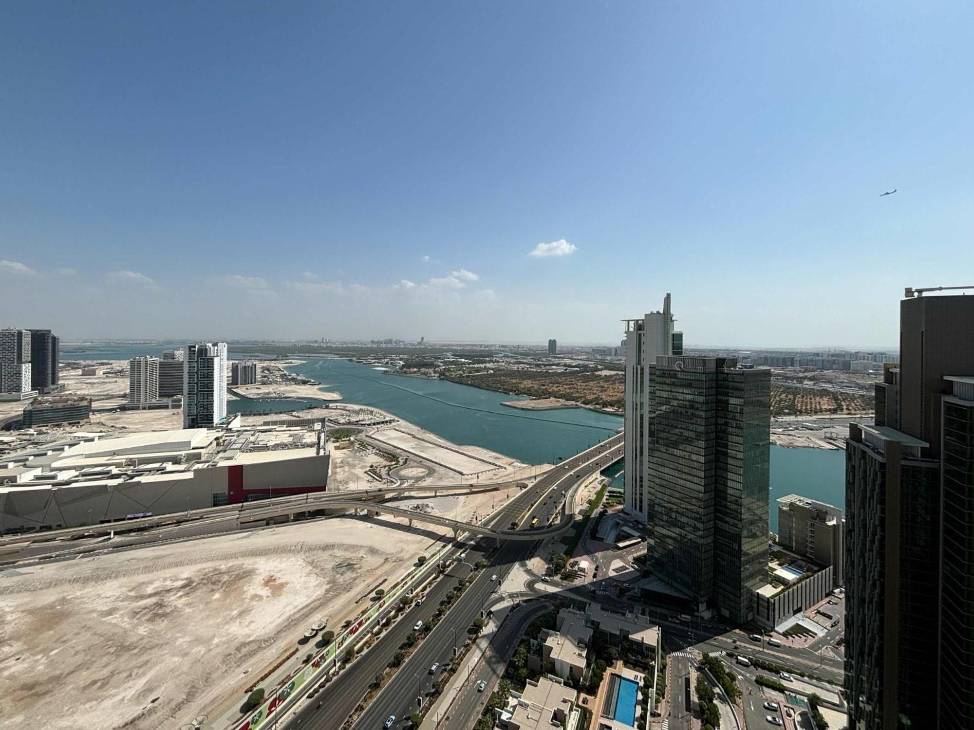 Frank Porter - Marina Square 8 * Abu Dhabi